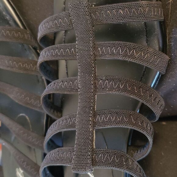 Carriage court black sandals, size 7 - Picture 8 of 8